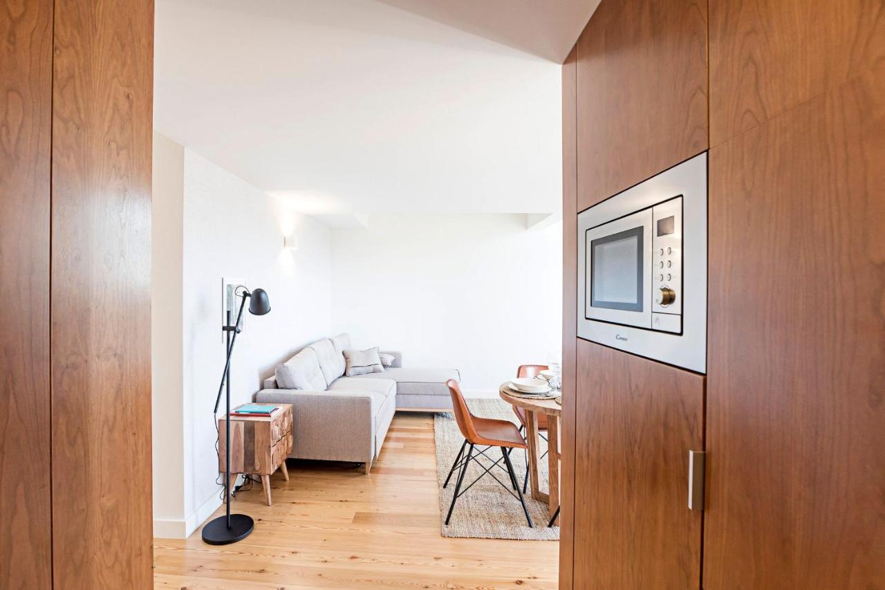 Stunning Duplex Near River By Lovelystay ポルト エクステリア 写真