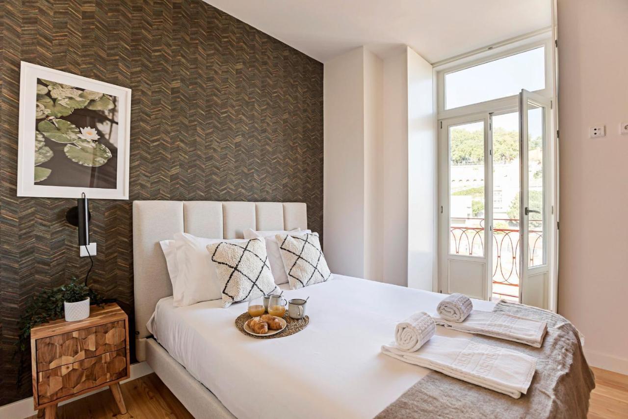 Stunning Duplex Near River By Lovelystay ポルト エクステリア 写真