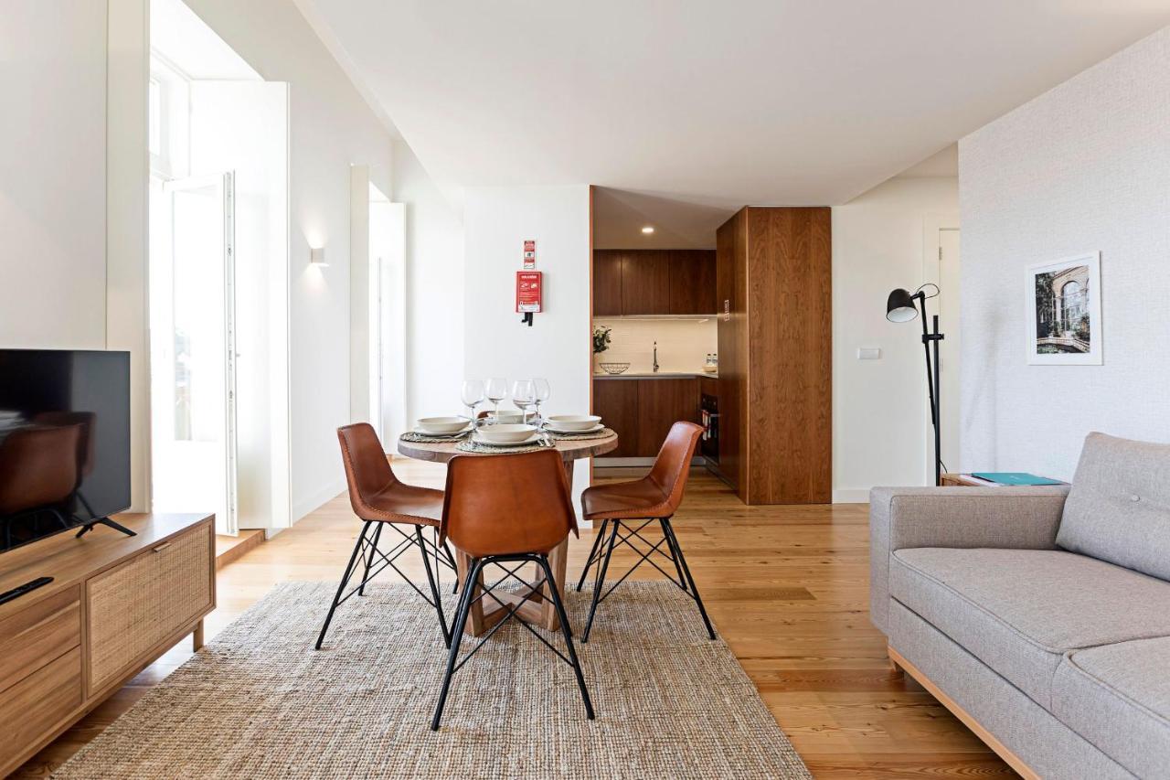 Stunning Duplex Near River By Lovelystay ポルト エクステリア 写真