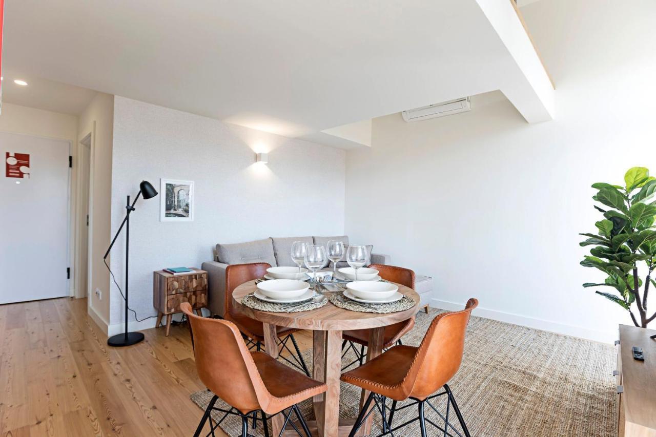 Stunning Duplex Near River By Lovelystay ポルト エクステリア 写真